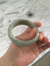 Load image into Gallery viewer, 卖了 55 mm Certified type A 100% Natural green/gray/brown/black board style Jadeite bangle R86-1530
