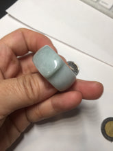 Load image into Gallery viewer, Size 10 1/4 100% natural type A light green saddle jadeite jade thumb ring BQ77
