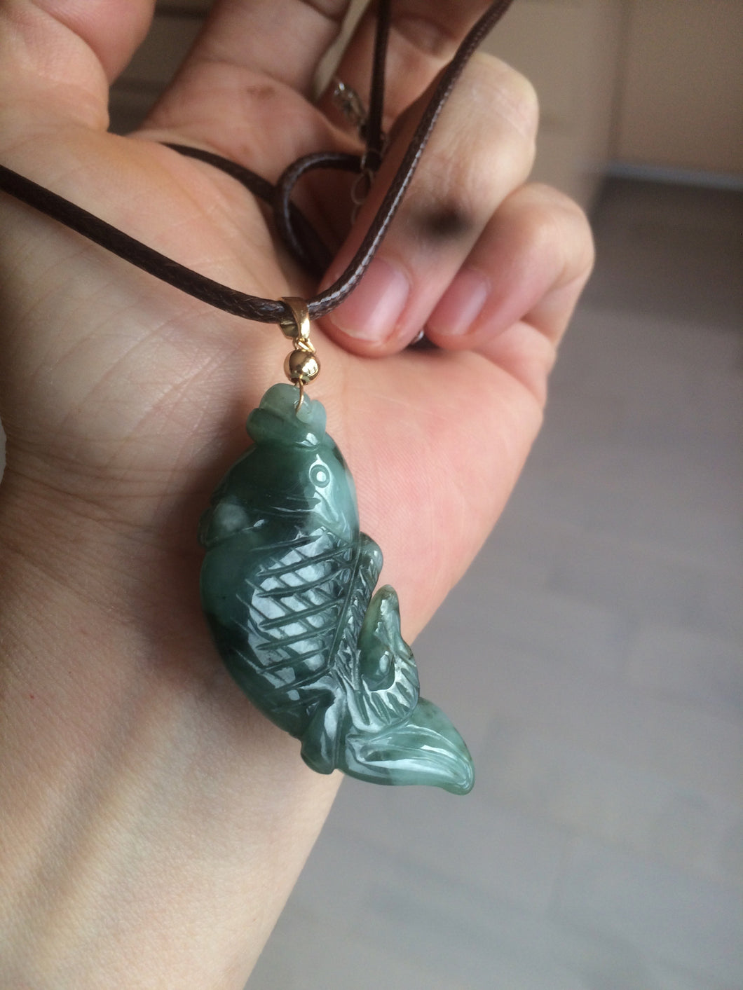 全卖了 100% Natural clear blue/dark green/yellow jadeite jade 3D fish Pendant/handhold worry stone/Desk decoration BG49