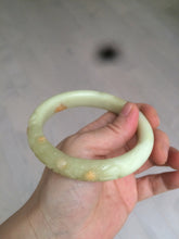 Load image into Gallery viewer, 60.8mm 100% Natural yellow/orange carved daisies Xiu Jade (Serpentine) bangle SY5
