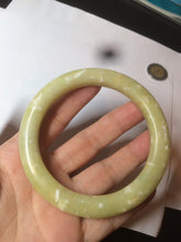 Load image into Gallery viewer, 62.8mm 100% Natural yellow/ white Xiu Jade (岫玉 Serpentine) bangle SY32
