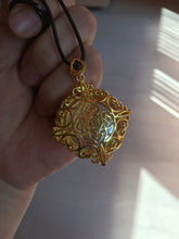 Load image into Gallery viewer, 100% Natural yellow/green Hetian nephrite Jade(和田黄玉) pendant HF84
