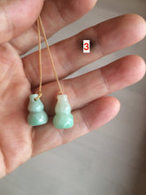 Load image into Gallery viewer, 100% Natural sunny green gourd dangling jadeite Jade earring AT74
