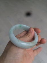 Load image into Gallery viewer, 51.3mm Type A 100% Natural green light Jadeite Jade oval bangle AM16
