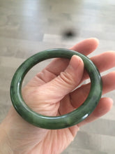 Load image into Gallery viewer, 58.9mm 100% Natural dark green nephrite Hetian Jade (和田碧玉) round cut bangle G39
