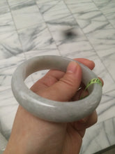 Load image into Gallery viewer, 57.4mm 100% natural Type A light green style jadeite jade bangle AB36-8519
