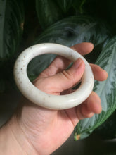 Load image into Gallery viewer, 56.9mm 100% Natural white/beige with floating dandelions chubby round cut nephrite Hetian Jade bangle HT40
