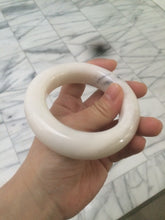 Load image into Gallery viewer, 55mm 100% Natural White/beige/brown flying dandelions chubby Hetian nephrite Jade bangle HT43
