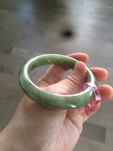 Load image into Gallery viewer, Certified 59.4mm green jadeite jade bangle 100% natural type A R32-6560
