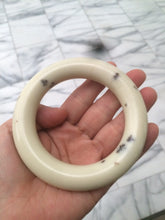 Load image into Gallery viewer, 59.8mm 100% Natural beige Osmanthus cheese cake (flying dandelions) chubby Hetian nephrite Jade bangle A56
