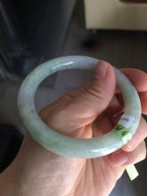 Load image into Gallery viewer, 55mm 100% natural certified light green/purple round cut jadeite jade bangle U18-1151
