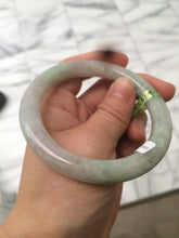 Load image into Gallery viewer, 55mm 100% natural certified light green/purple round cut jadeite jade bangle U18-1151
